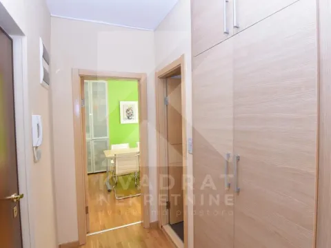 Izdavanje, poslovni prostor, 40m², Preko Morače, Podgorica - image 7