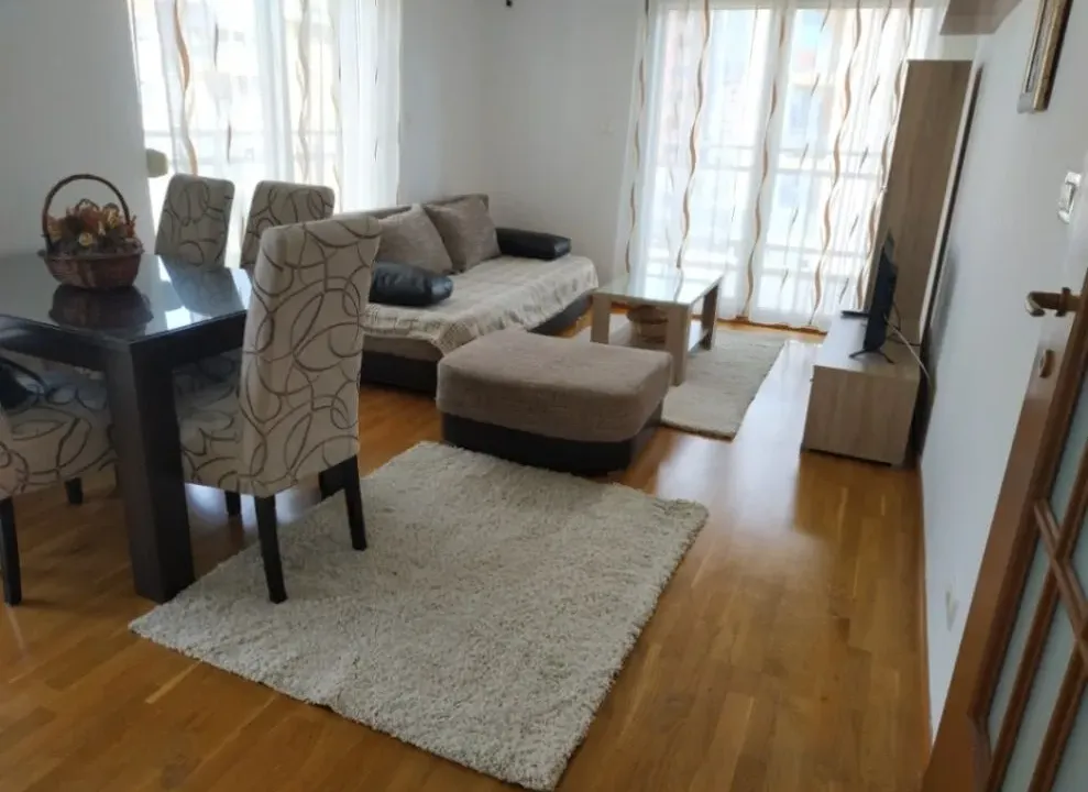 Izdavanje, jednosoban stan, 47m², City Kvart, Podgorica