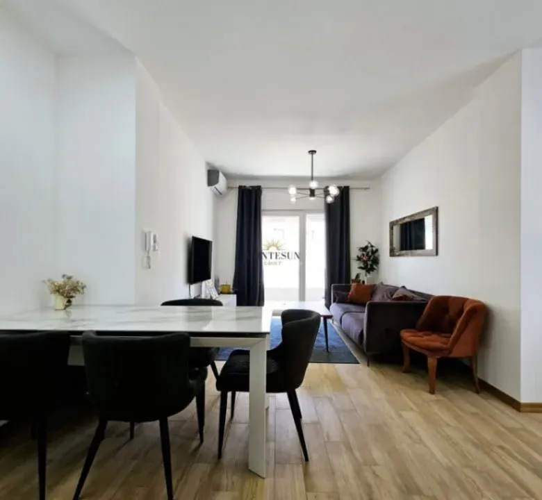 Izdavanje, dvosoban stan, 78m², Golubovina, Budva