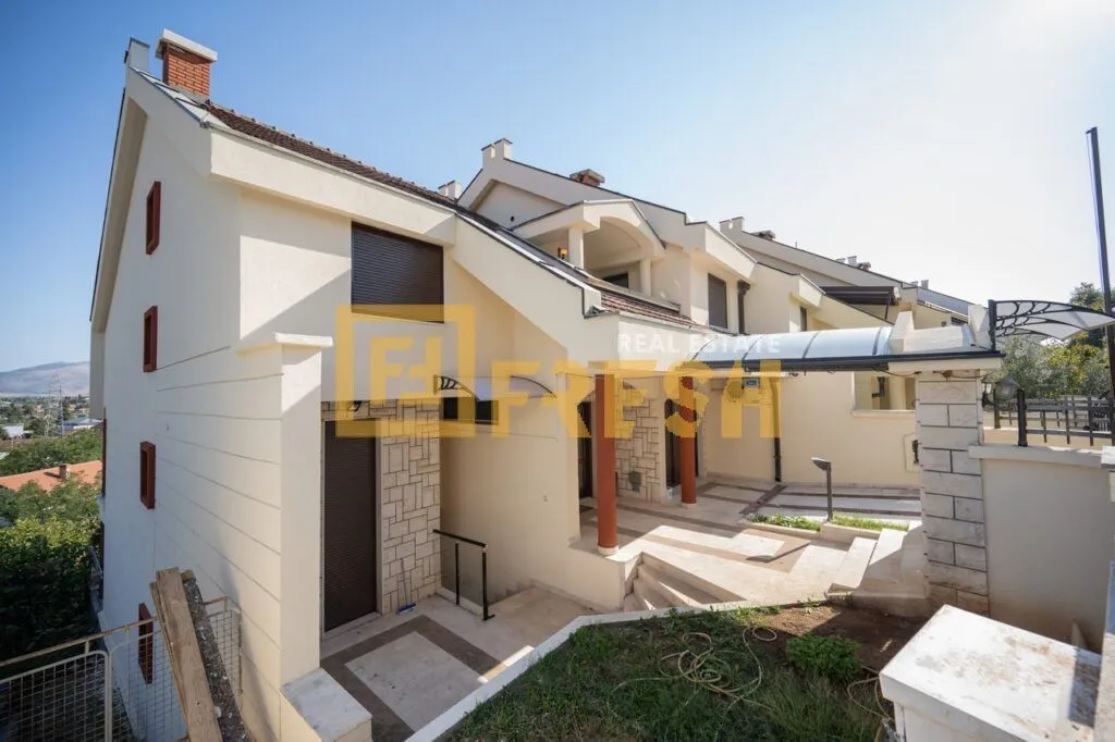 Izdavanje, kuća, 260m², Gorica C, Podgorica