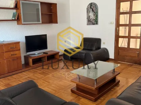 Izdavanje, kuća, 250m², Tološi, Podgorica - image 4
