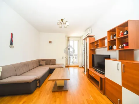 Prodaja, jednosoban stan, 46m², Stari Aerodrom, Podgorica - image 1