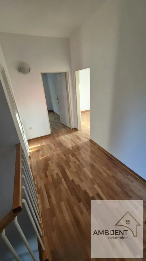 Izdavanje, četvorosoban stan, 104m², Savski Venac, Beograd
