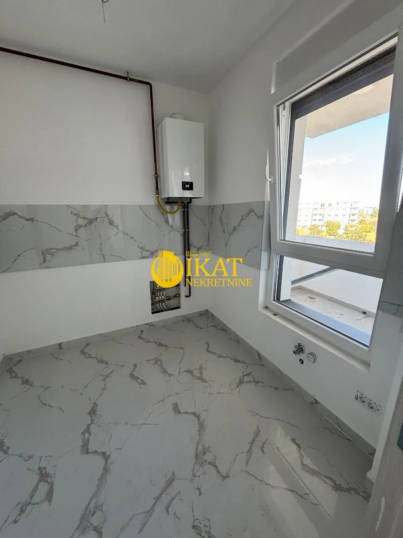 Prodaja, četvorosoban stan, 80m², Centar, Stara Pazova