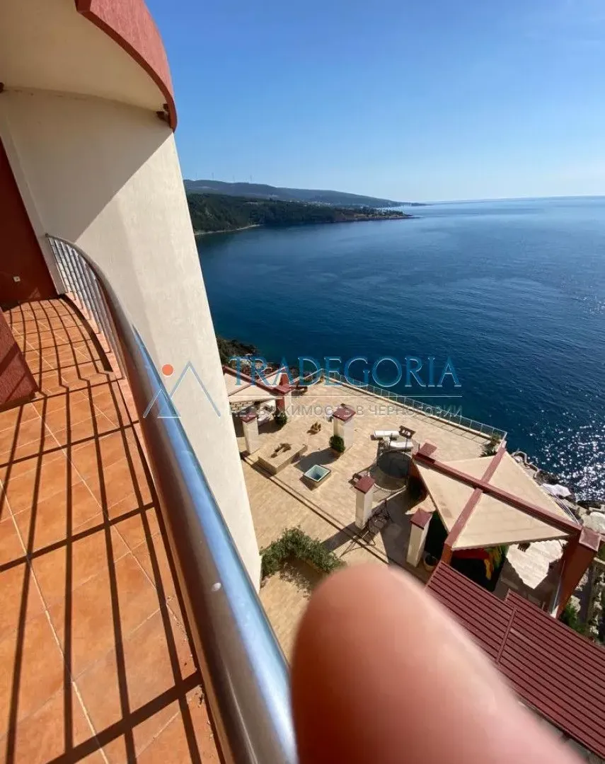 Prodaja, trosoban stan, 227m², Dobra Voda, Bar