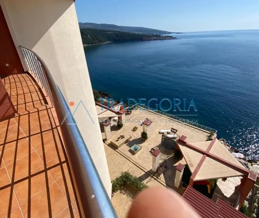 Prodaja, trosoban stan, 227m², Dobra Voda, Budva