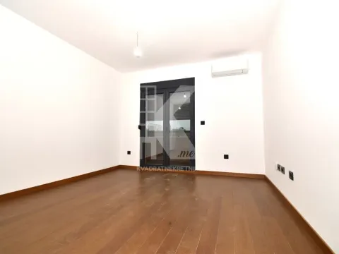 Rent, office space, 49m², Ljubović, Podgorica - image 1