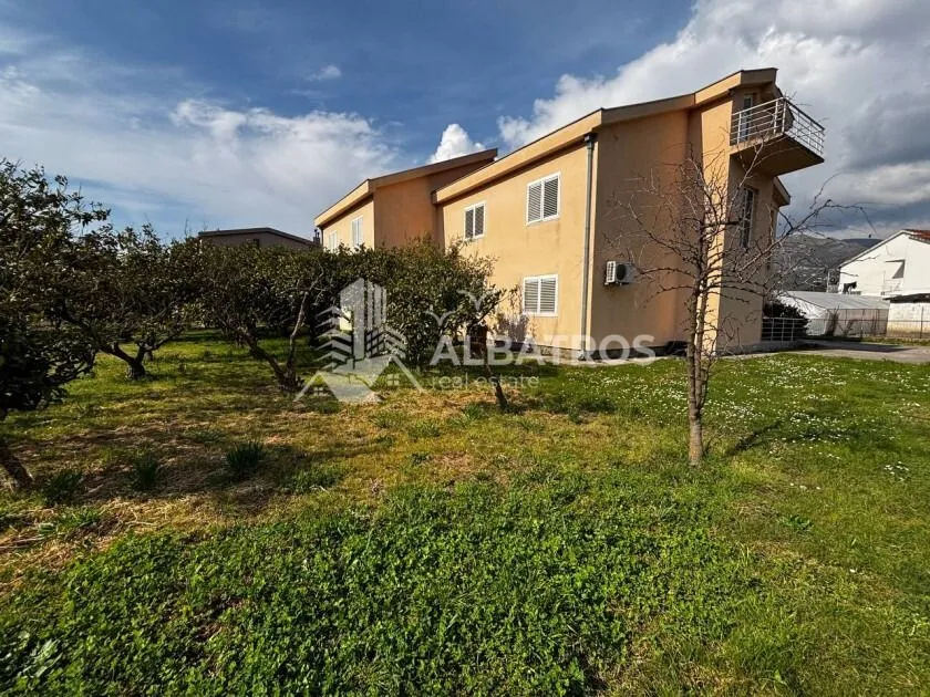 Rent, house, 150m², Polje, Bar