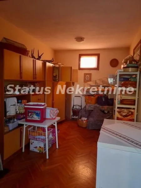 Prodaja, kuća, 194m², Šid, Srbija