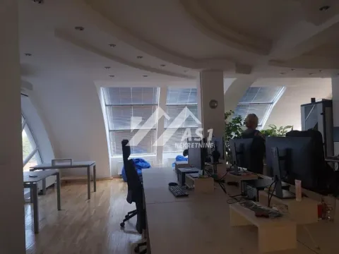 Izdavanje, stan, 216m², Novi Sad Sve Podlokacije, Novi Sad - image 2