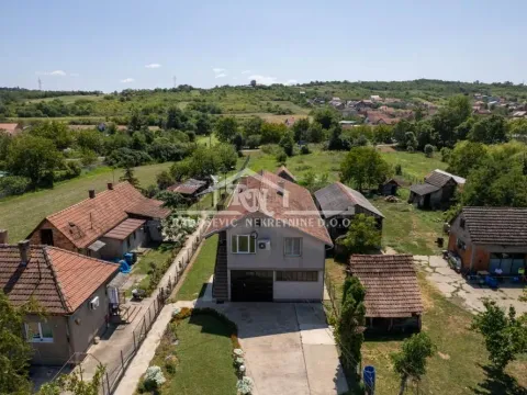 Sale, house, 215m², Čukarica, Beograd
