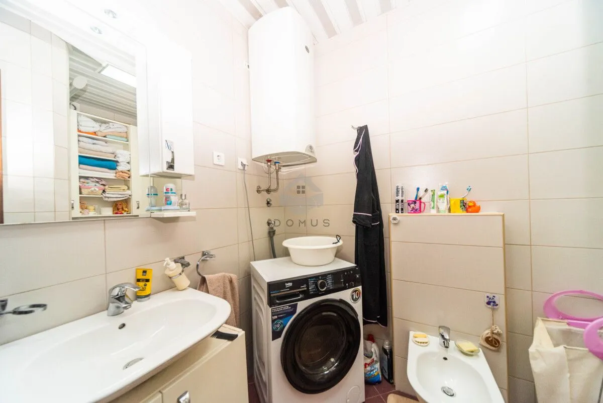 Prodaja, dvosoban stan, 81m², Krivi Most, Podgorica