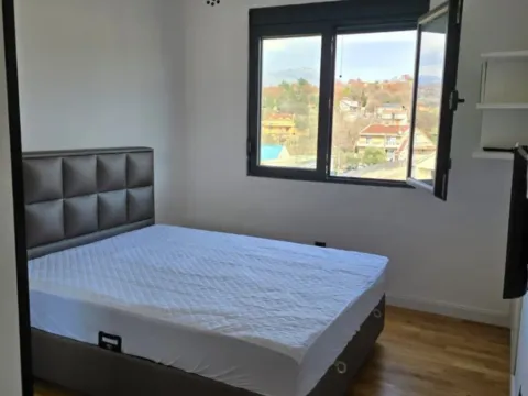 Izdavanje, trosoban stan, 130m², Nova Dalmatinska, Podgorica - image 4