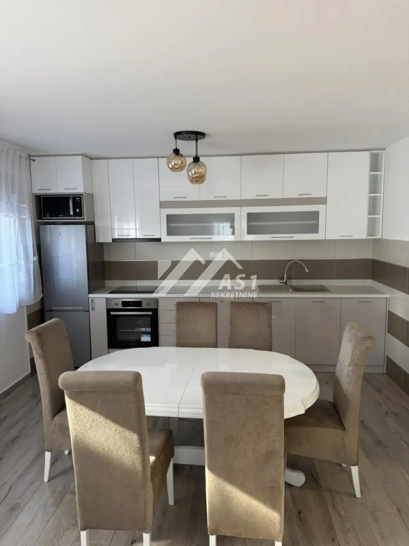 Izdavanje, četvorosoban stan, 91m², Telep, Novi Sad Sve Podlokacije