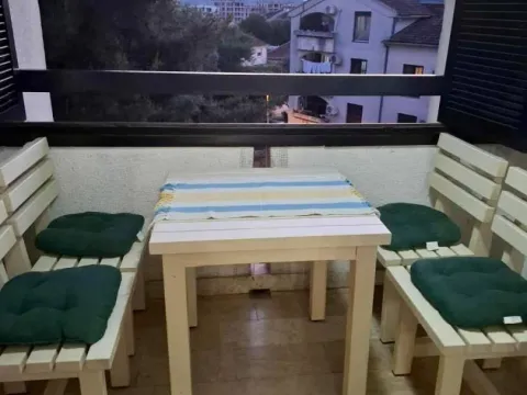 Rent, two bedroom apartment, 84m², Seljanovo, Tivat - image 2