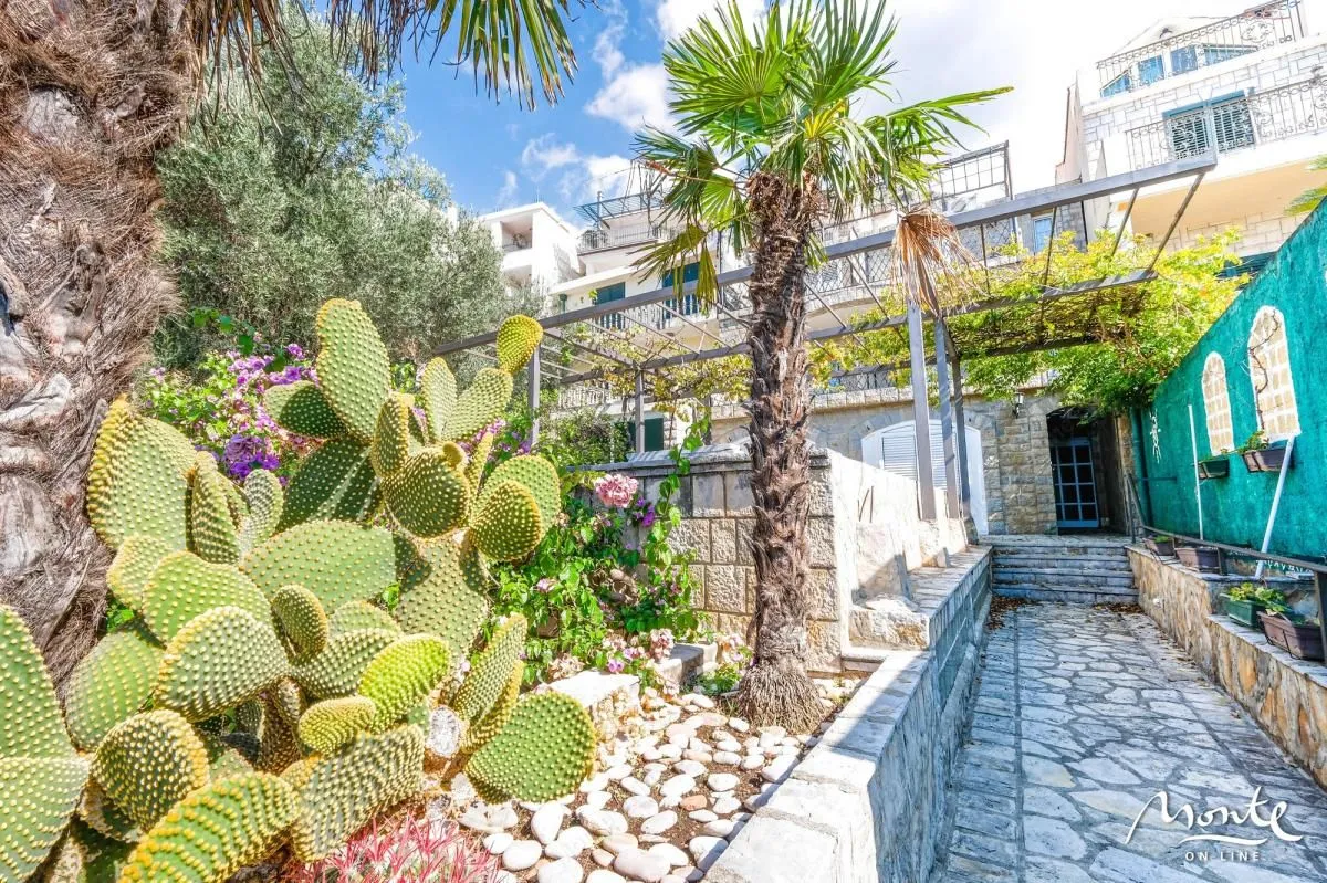 Sale, house, 375m², Sveti Stefan, Budva