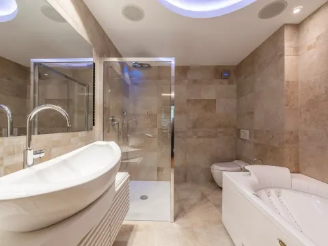 Prodaja, jednosoban stan, 115m², Centar, Budva - image 32