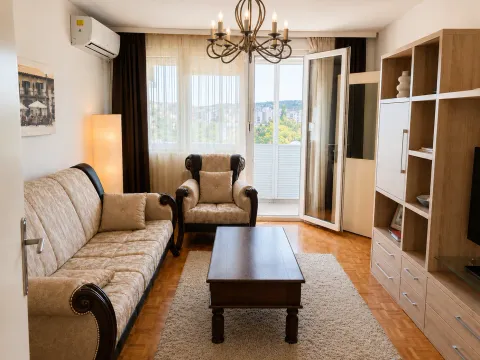 Izdavanje, dvosoban stan, 70m², Pobrežje, Podgorica - image 2
