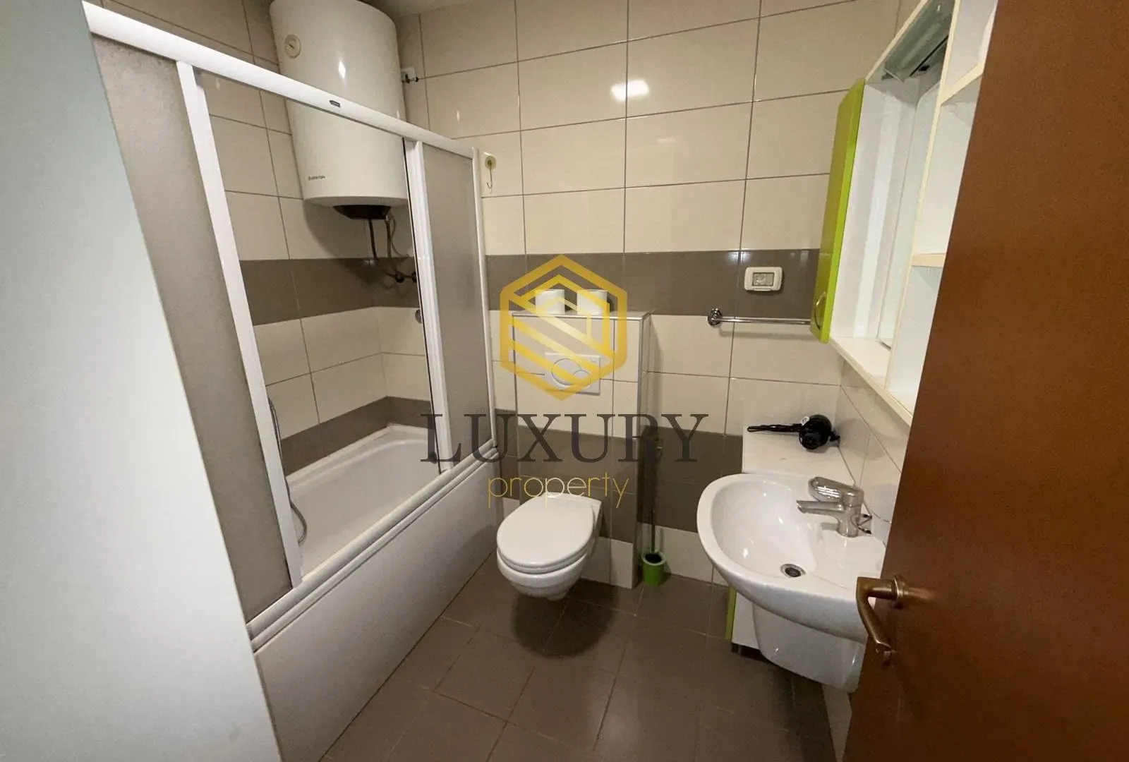 Izdavanje, dvosoban stan, 75m², City Kvart, Podgorica