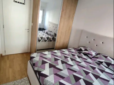 Izdavanje, dvosoban stan, 64m², City Kej, Podgorica - image 9