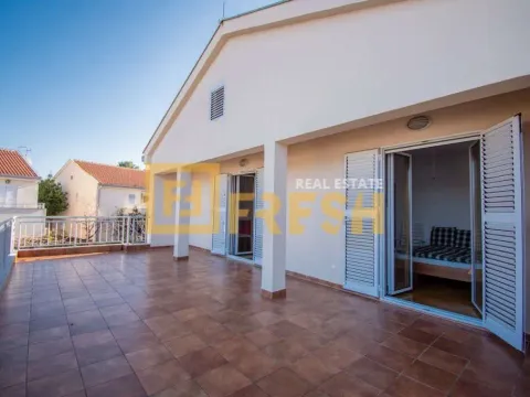 Prodaja, kuća, 275m², Tivat, Crna Gora - image 18