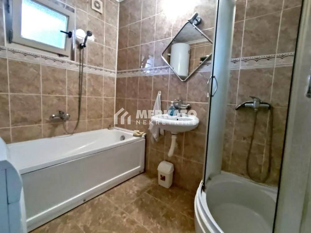 Prodaja, kuća, 190m², Berbersko staro, Zrenjanin