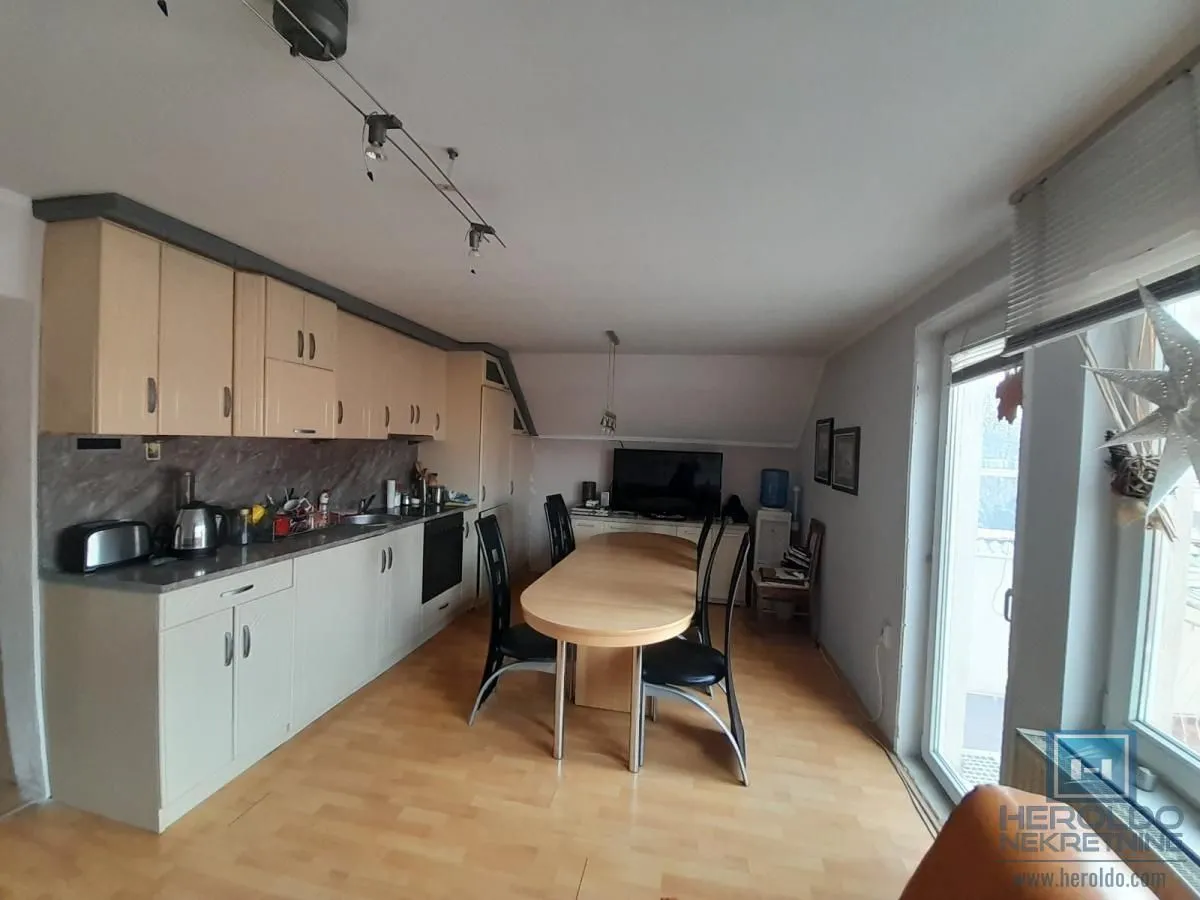 Sale, house, 180m², Centar, Ćuprija