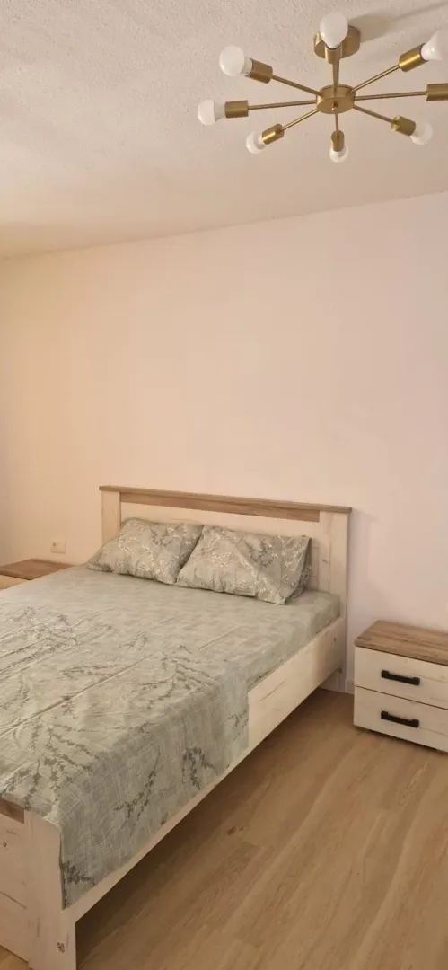 Izdavanje, dvosoban stan, 115m², Škaljari, Kotor