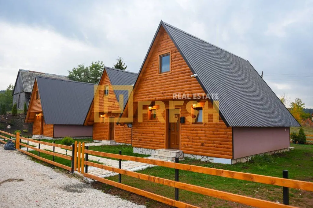 Prodaja, kuća, 225m², Žabljak, Crna Gora