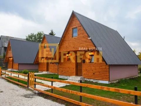 Prodaja, kuća, 225m², Žabljak, Crna Gora
