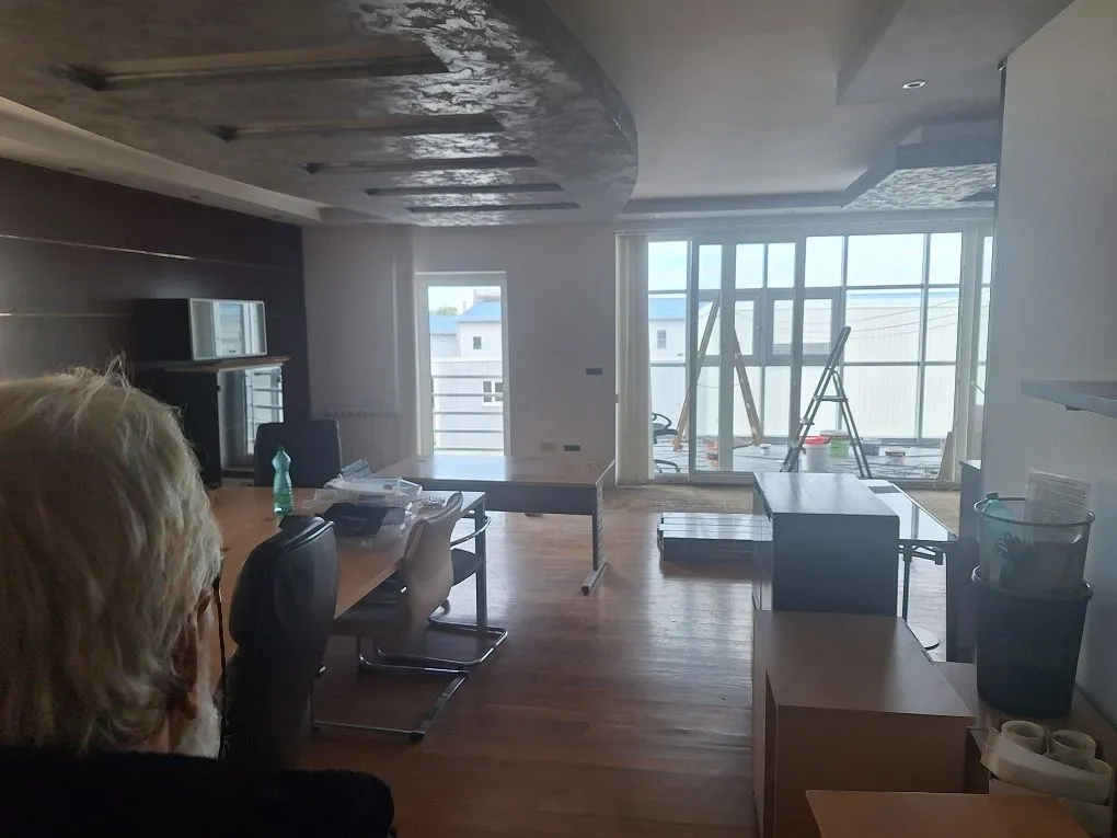 Rent, office space, 1000m², Dobanovci, Surčin