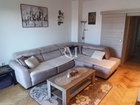 Izdavanje, dvosoban stan, 60m², Pod Kuk, Tivat - image 2