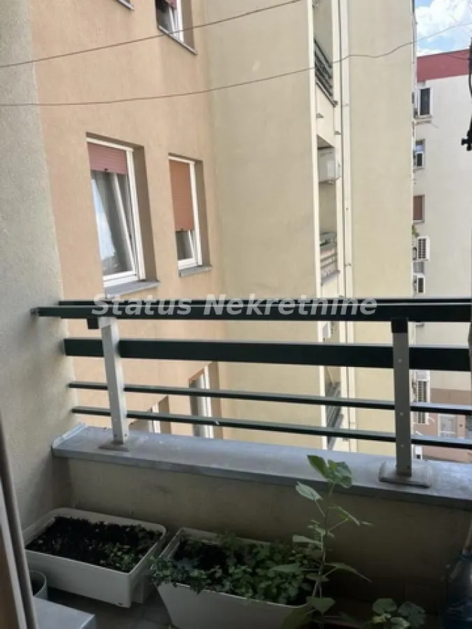 Prodaja, dvosoban stan, 53m², Bulevar Oslobodjenja, Novi Sad Sve Podlokacije