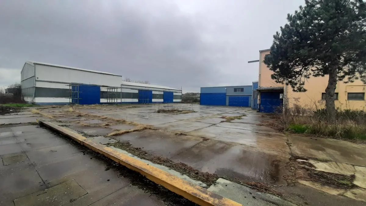 Izdavanje, poslovni prostor, 2000m², Klisa, Novi Sad Sve Podlokacije