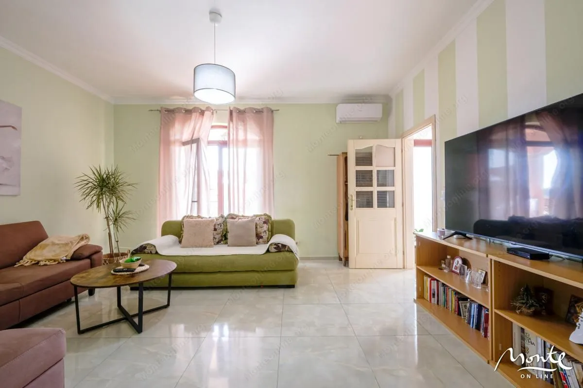 Sale, house, 280m², Bar, Crna Gora