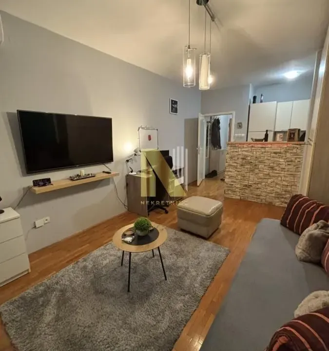 Izdavanje, garsonjera, 31m², Socijalno, Novi Sad Sve Podlokacije