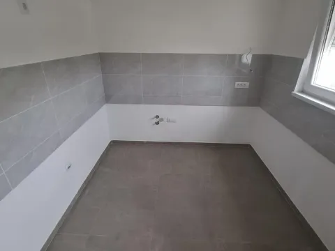 Izdavanje, trosoban stan, 75m², Petrovaradin, Novi Sad - image 4