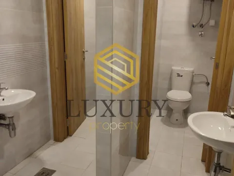 Izdavanje, poslovni prostor, 103m², Centar, Podgorica - image 3