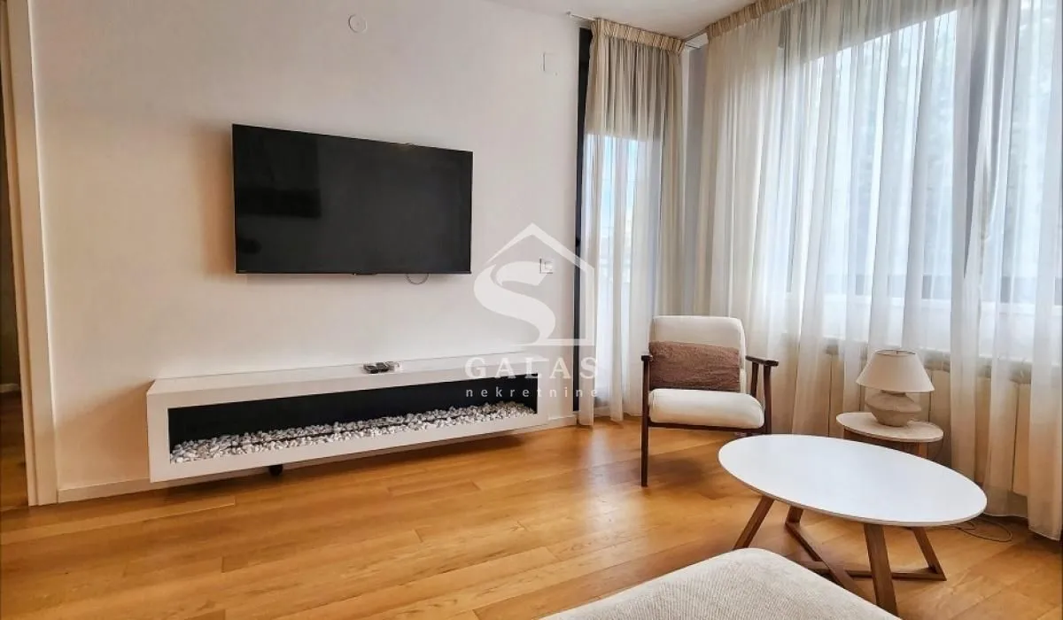 Prodaja, dvosoban stan, 44m², Zemun Cara Dušana, Zemun Sve Podlokacije