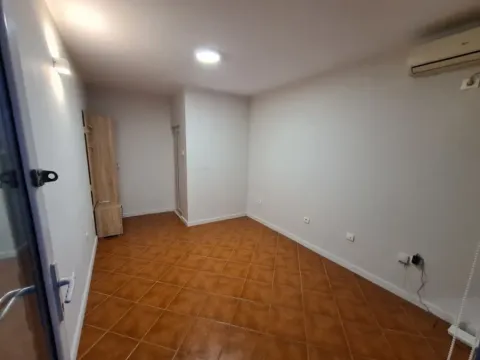 Izdavanje, poslovni prostor, 15m2, Preko Morače, Podgorica Izdavanje, poslovni prostor, 15m2, Preko Morače, Podgorica