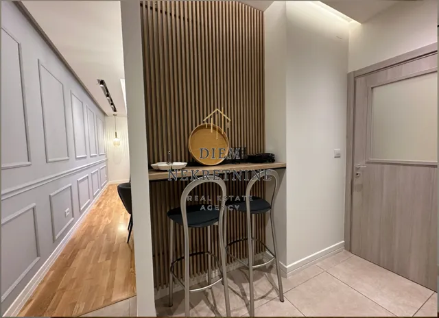 Izdavanje, dvosoban stan, 102m², Zabjelo, Podgorica