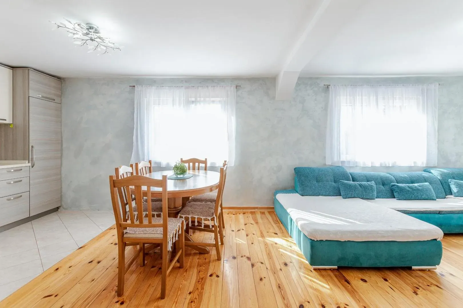 Rent, two bedroom apartment, 70m², Dumidran, Tivat