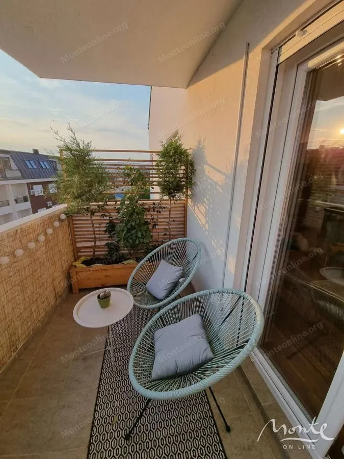 Prodaja, dvosoban stan, 61m², Ljubović, Podgorica