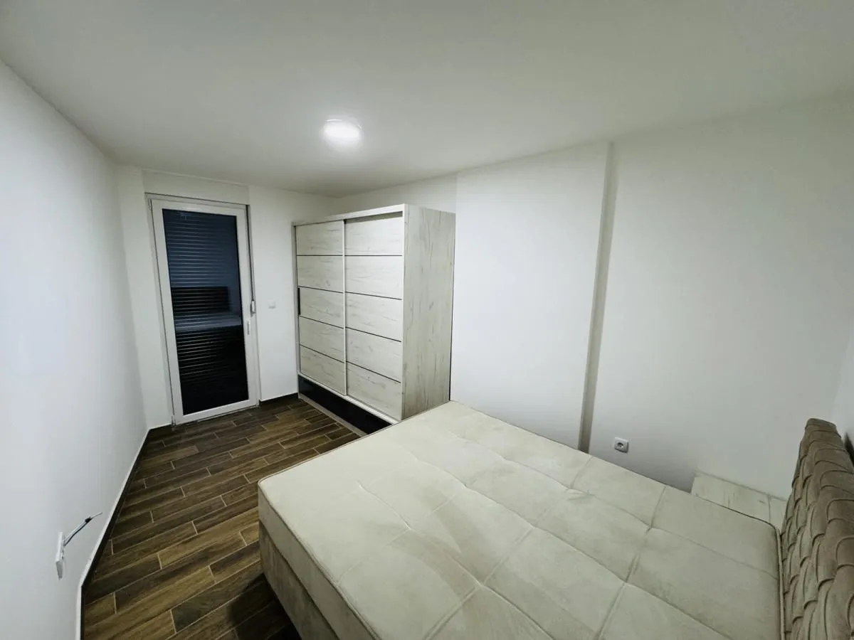 Izdavanje, jednosoban stan, 50m², Palilula, Niš