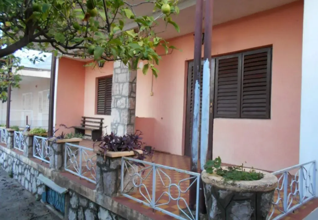 Prodaja, kuća, 75m², Sutomore, Bar