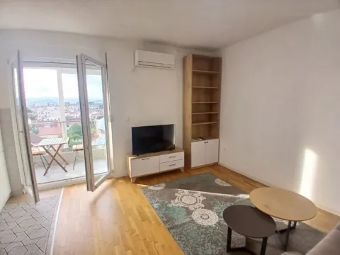 Izdavanje, garsonjera, 30m², Stari Aerodrom, Podgorica - image 4