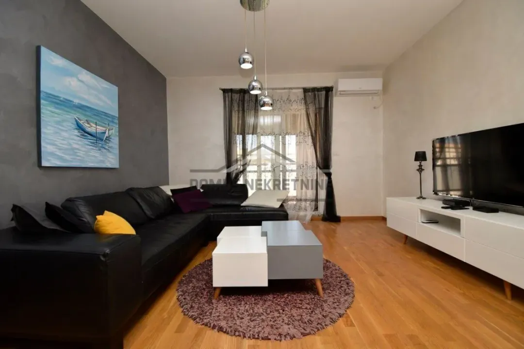 Izdavanje, jednosoban stan, 50m², City Kvart, Podgorica