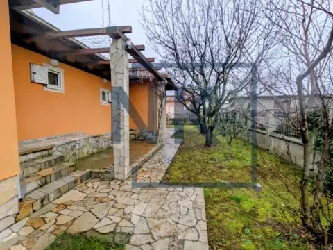 Rent, house, 170m², Tološi, Podgorica - image 4