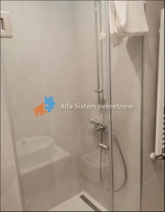 Izdavanje, jednosoban stan, 33m², Savski Venac, Beograd