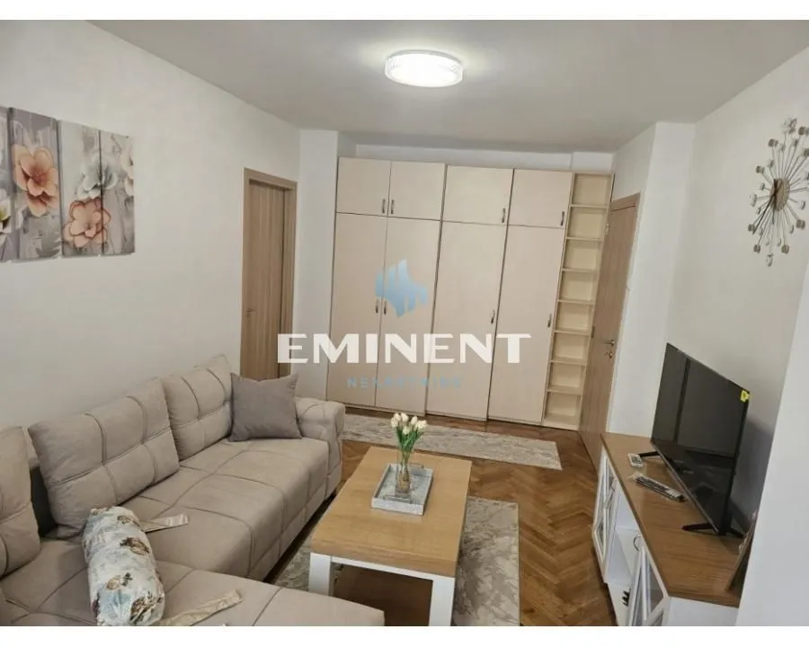 Izdavanje, dvosoban stan, 60m², Kalenić Pijaca, Vračar Sve Podlokacije